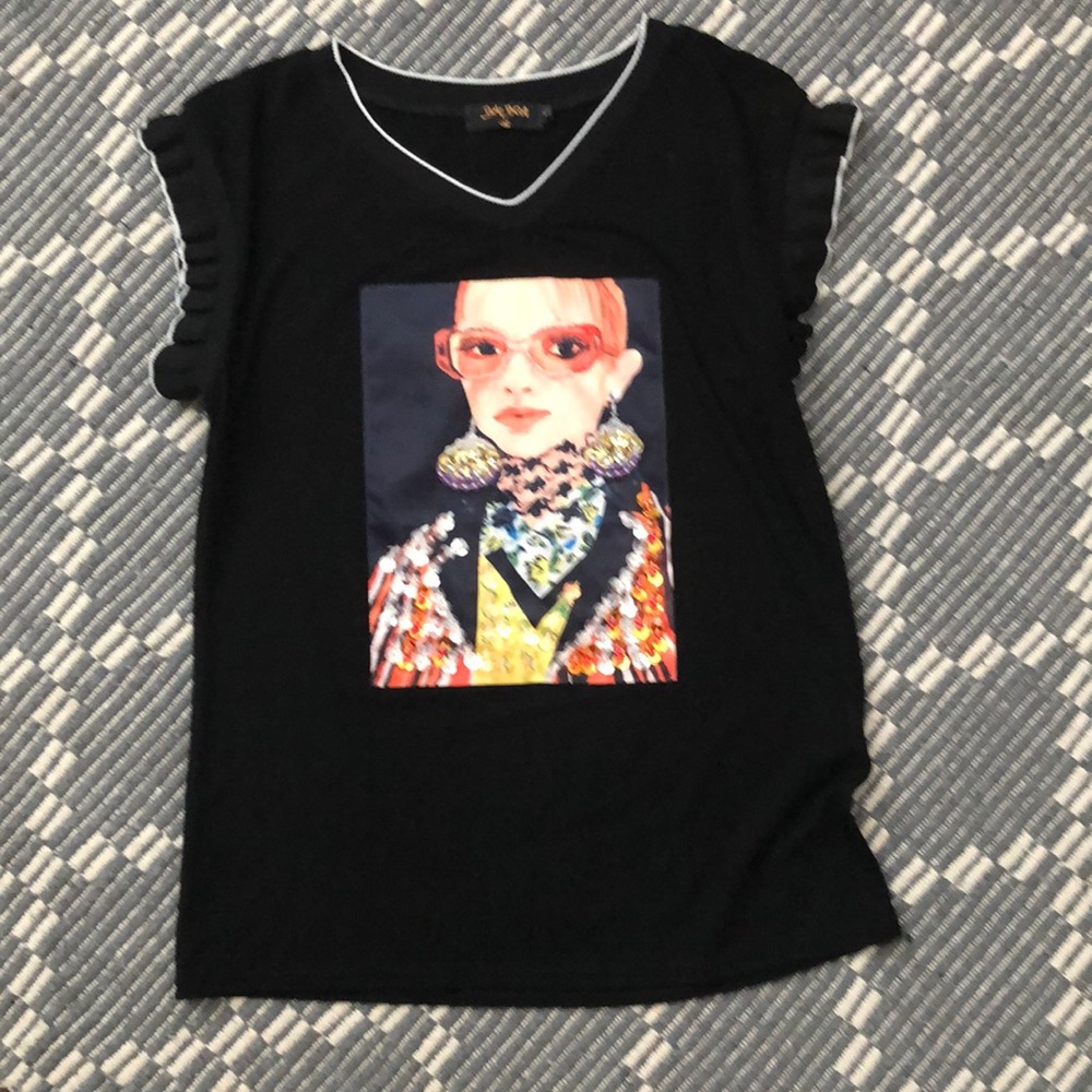 Trendy Black Top